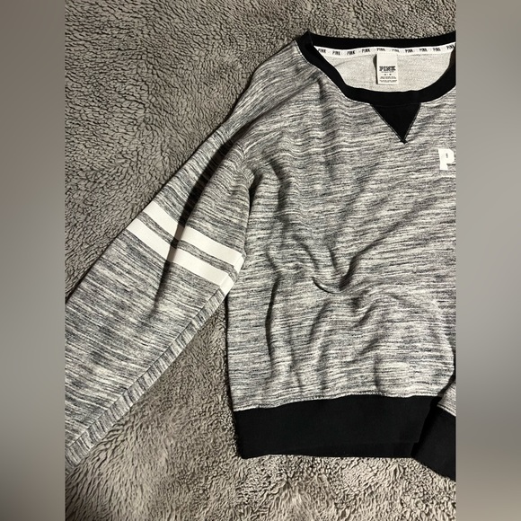 VS PINK Gray Crewneck Size M - Picture 5 of 5